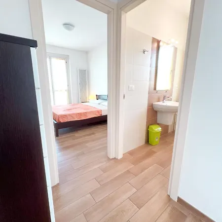 Residenza Indie Via Kennedy Rifa785 Apartament *